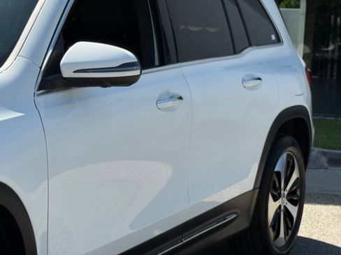 Used 2026 Mercedes-Benz GLB 250 image 4