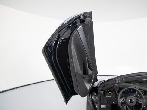 New 2026 McLaren 750S Performance image 11