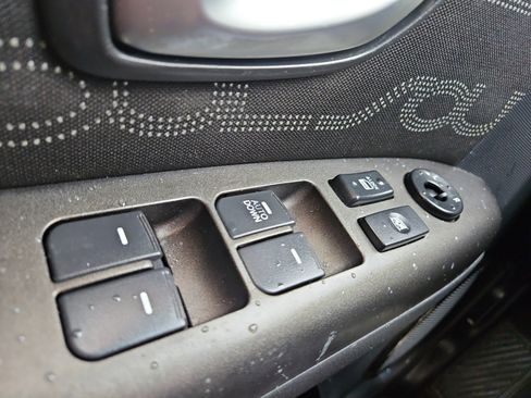 Used 2013 Kia Soul + w/ Audio Pkg image 22