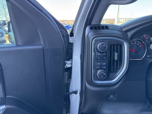 Used 2022 Chevrolet Silverado 1500 RST w/ Z71 Off-Road Package image 12