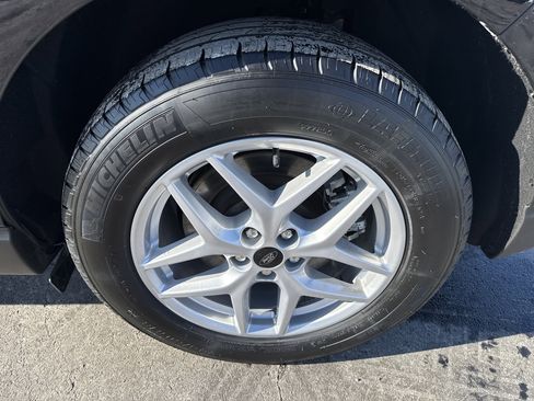 Used 2024 Ford Edge SEL w/ Convenience Package image 4