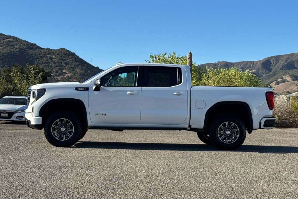 Used 2024 GMC Sierra 1500 AT4 w/ Technology Package AWD/4WD image 7