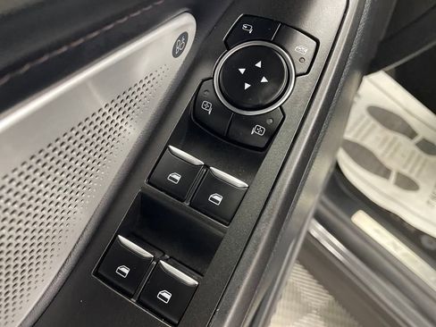 Used 2020 Ford Explorer Platinum w/ Premium Technology Package AWD/4WD image 18