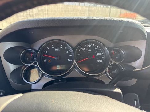 Used 2011 Chevrolet Silverado 2500 LT w/ Interior Plus Package image 23