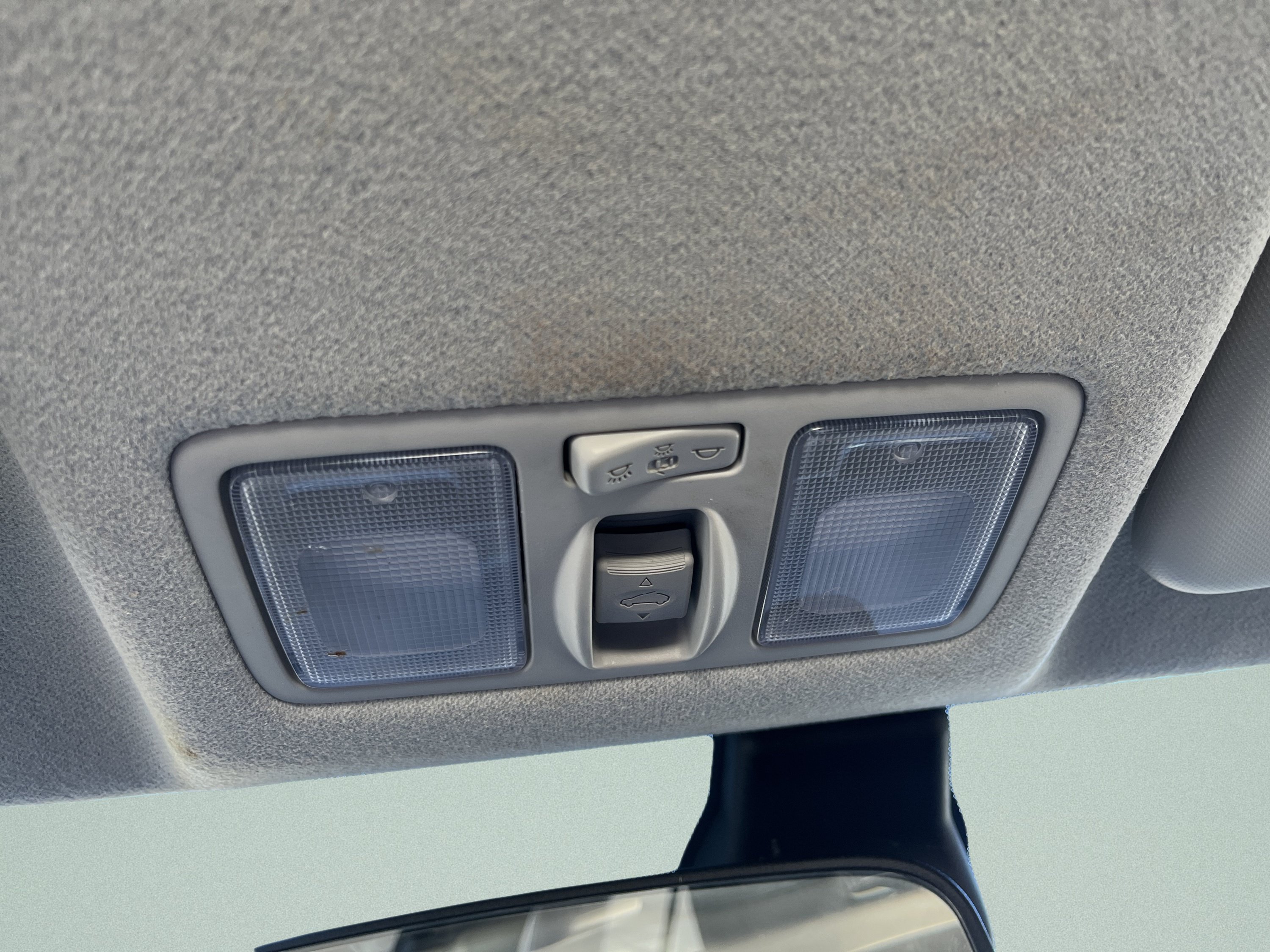 Used 2025 Hyundai Venue SEL FWD image 19