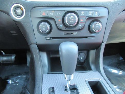 Used 2014 Dodge Charger R/T RWD image 25