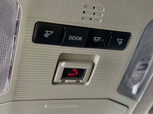 Used 2023 Toyota RAV4 LE FWD image 31