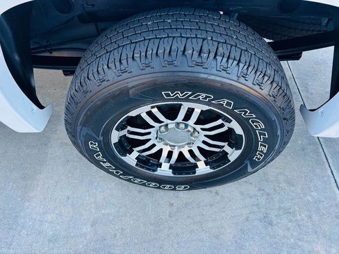 Used 2011 GMC Sierra 1500 SLE w/ Power Tech Package image 28