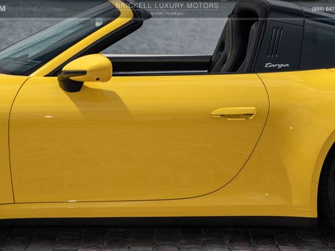 Used 2023 Porsche 911 Targa 4S w/ Premium Package image 51