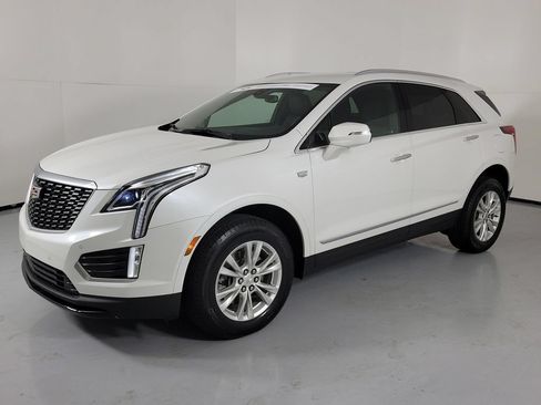 Used 2022 Cadillac XT5 Luxury FWD image 2
