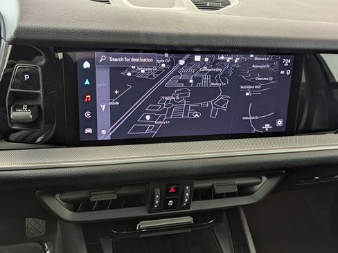 Used 2024 Porsche Cayenne image 29