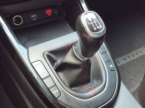 Used 2022 Kia Forte GT FWD image 12
