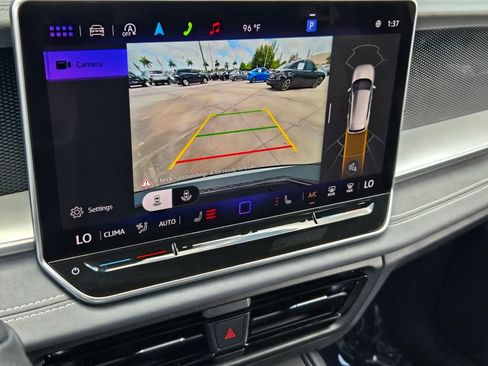 Certified 2025 Volkswagen Tiguan SE R-Line FWD image 24