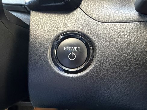 Used 2025 Toyota Camry SE image 17