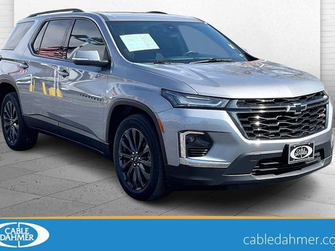 Used 2023 Chevrolet Traverse RS image 1