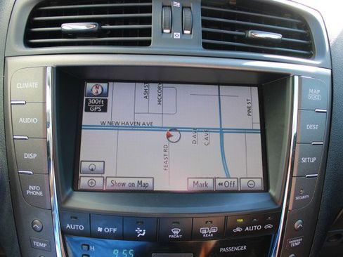 Used 2011 Lexus IS 350C w/ Luxury Pkg image 27