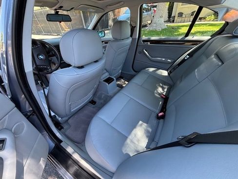 Used 2002 BMW 325i Sedan RWD image 32