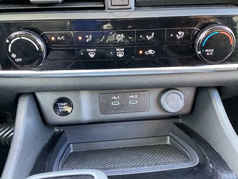 Used 2024 Nissan Rogue S AWD/4WD image 18