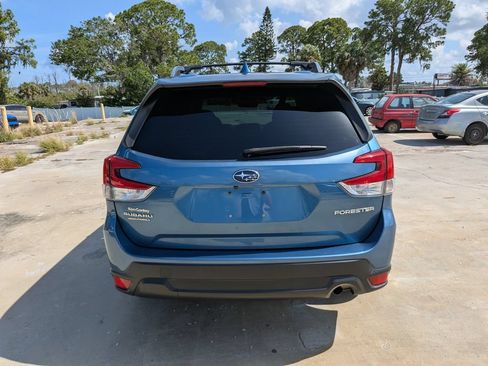 Used 2021 Subaru Forester Premium AWD/4WD image 7