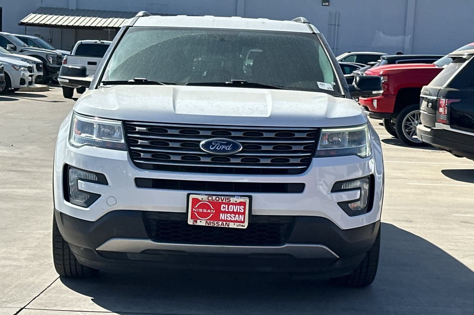 Used 2017 Ford Explorer XLT AWD/4WD image 11