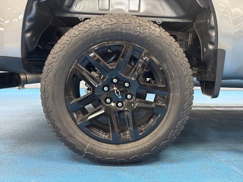 New 2026 Chevrolet Silverado 1500 Custom Trail Boss w/ Turbomax Blackout Package image 5