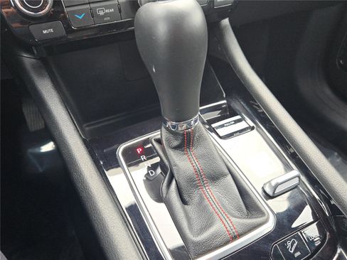 Certified 2025 Jeep Compass Trailhawk image 32