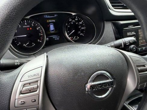 Used 2016 Nissan Rogue S FWD image 16