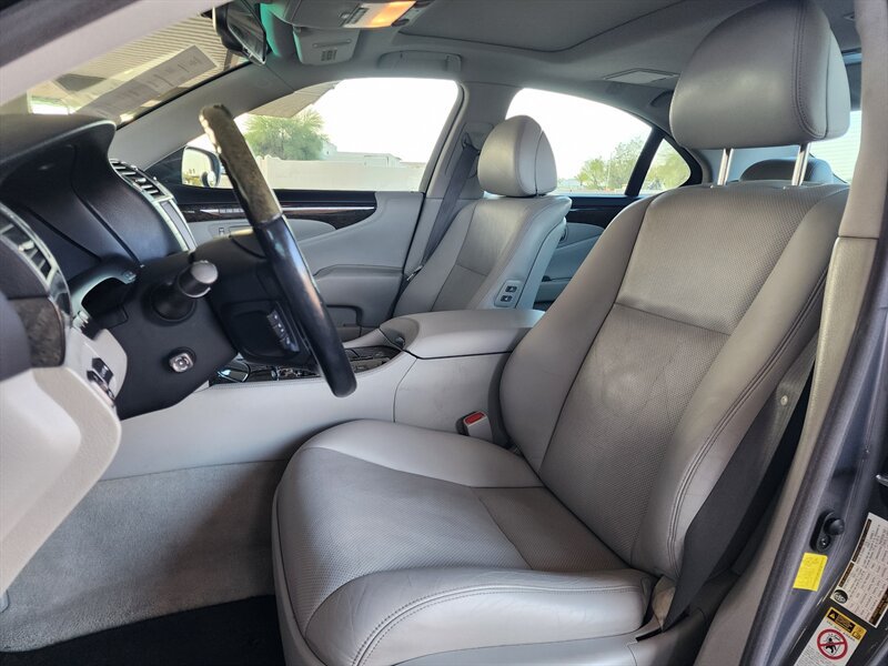 Used 2012 Lexus LS 460 AWD w/ Comfort Pkg image 24
