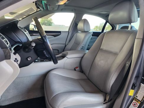 Used 2012 Lexus LS 460 AWD w/ Comfort Pkg image 24