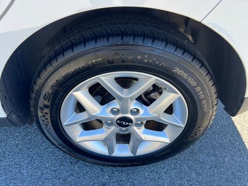 Used 2024 Kia Soul LX w/ Option Group 015 image 13