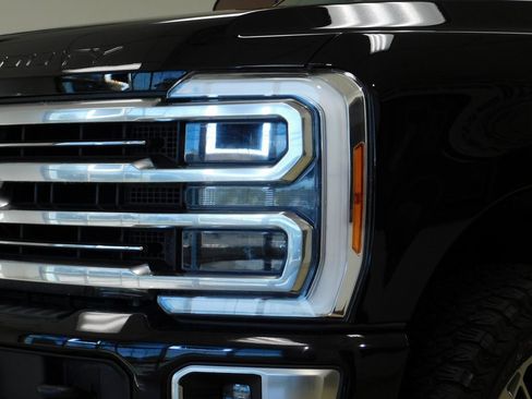 Used 2023 Ford F250 Limited w/ FX4 Off-Road Package image 17