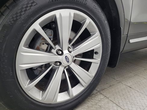 Used 2018 Ford Explorer Limited image 31