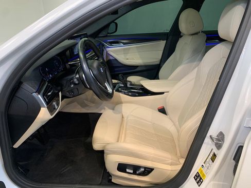 Used 2022 BMW 530i xDrive w/ Premium Package image 18