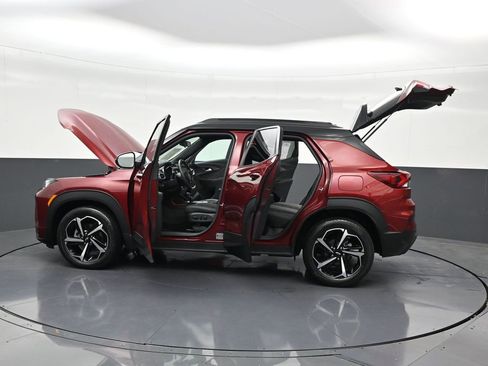 Used 2023 Chevrolet TrailBlazer RS image 33