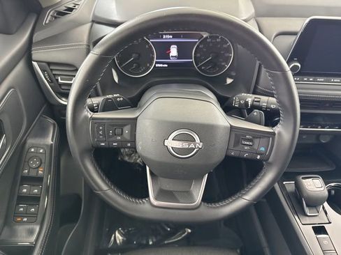 Used 2025 Nissan Rogue SV AWD/4WD image 28