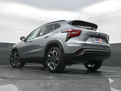 Used 2025 Chevrolet Trax RS w/ Driver Confidence Package image 29