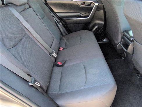 Used 2021 Toyota RAV4 LE AWD/4WD image 24