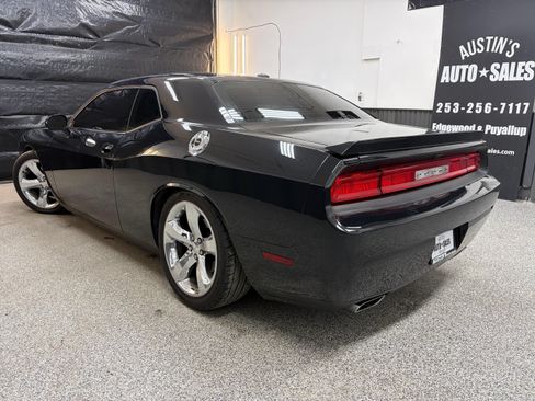 Used 2014 Dodge Challenger R/T RWD image 8