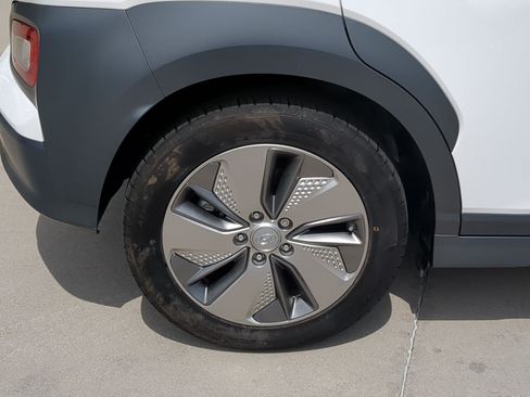 Used 2021 Hyundai Kona Ultimate w/ Cargo Package FWD image 13
