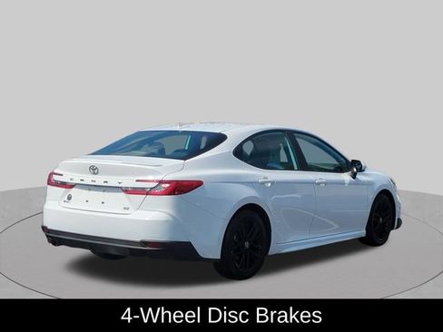 Used 2025 Toyota Camry SE FWD image 5