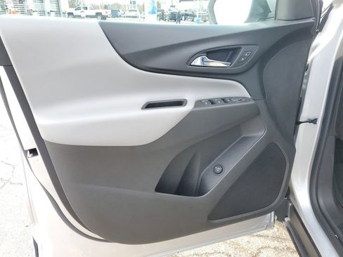 Used 2020 Chevrolet Equinox LT image 23