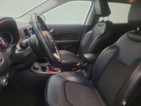 Used 2018 Jeep Compass Trailhawk AWD/4WD image 17