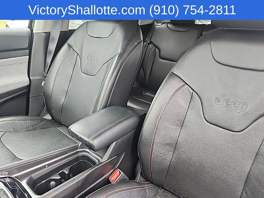 Used 2022 Jeep Compass Latitude w/ Sun and Sound Group AWD/4WD image 20