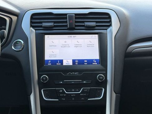 Used 2020 Ford Fusion SE image 20