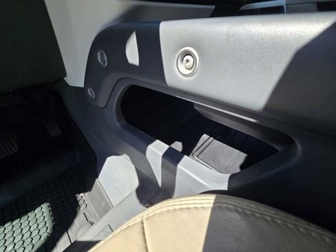 Used 2020 Land Rover Defender 110 HSE image 35