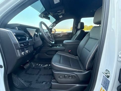 Used 2025 GMC Yukon XL Elevation RWD image 26