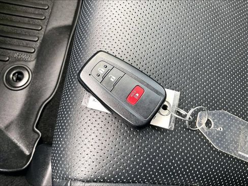 Used 2024 Toyota 4Runner Limited RWD image 36