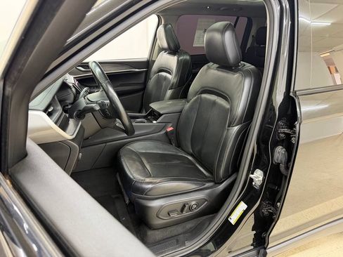 Used 2021 Jeep Grand Cherokee L Limited AWD/4WD image 22