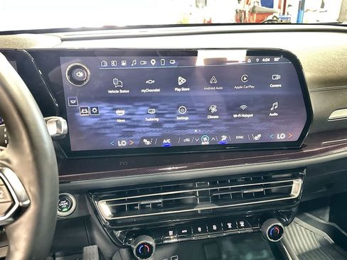 Used 2025 Chevrolet Traverse Z71 w/ Driver Confidence Package image 19