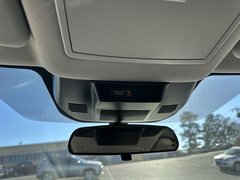 Used 2024 Nissan Rogue SV image 31